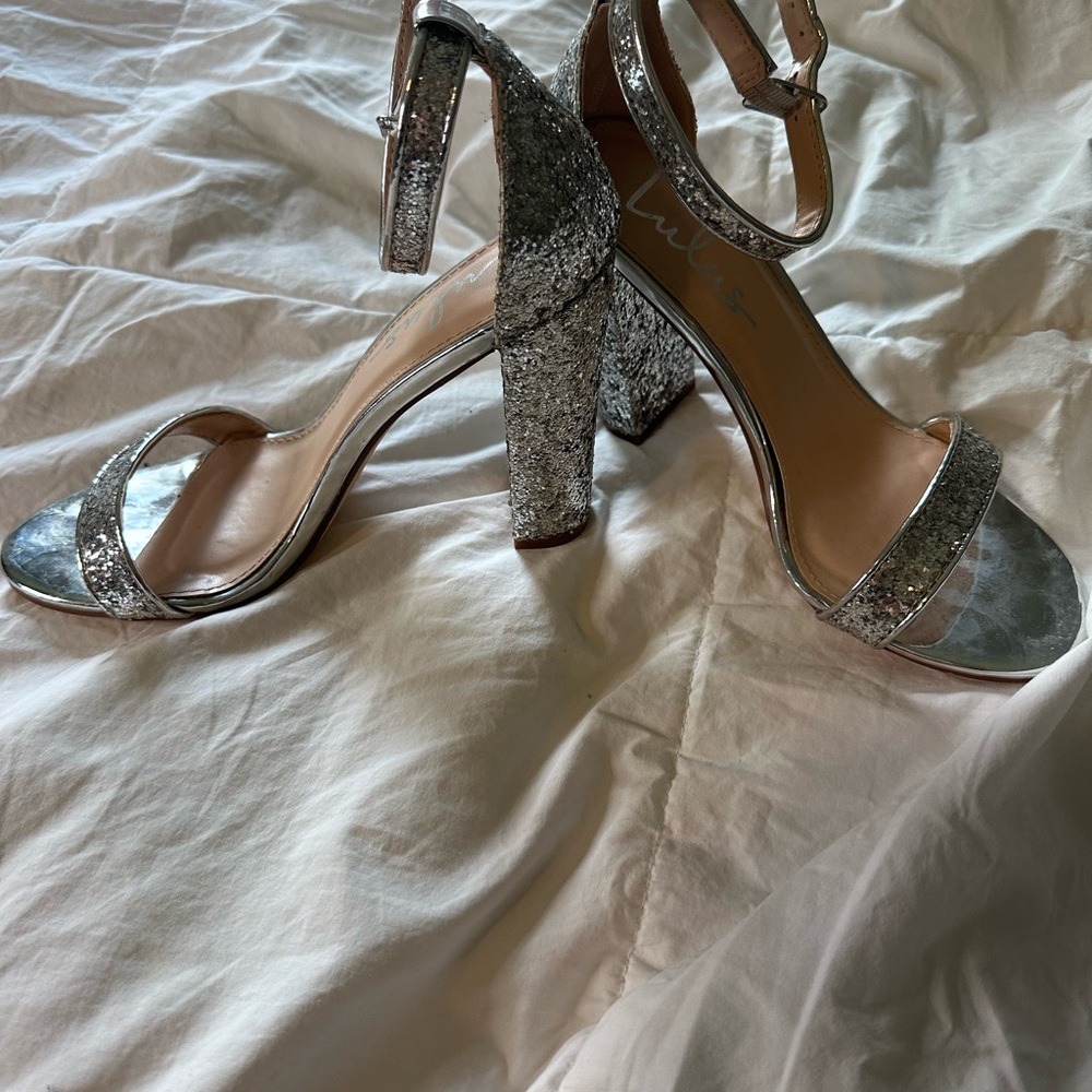 Lulu’s high heels - Picture 2 of 3